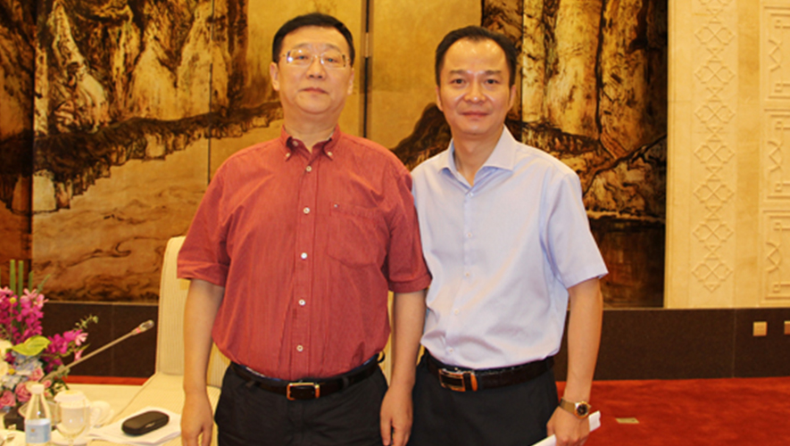 秘书长方国辉与重庆市政协副主席李钺锋合影