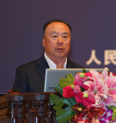 十一届全国政协副主席白立忱宣布论坛开幕